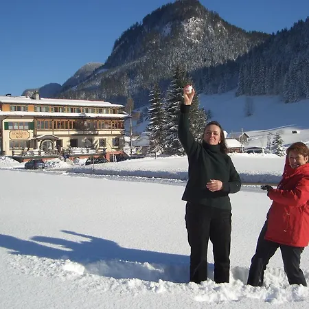 - Restaurant Gosauerhof Hotel