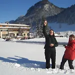 - Restaurant Gosauerhof Hotell